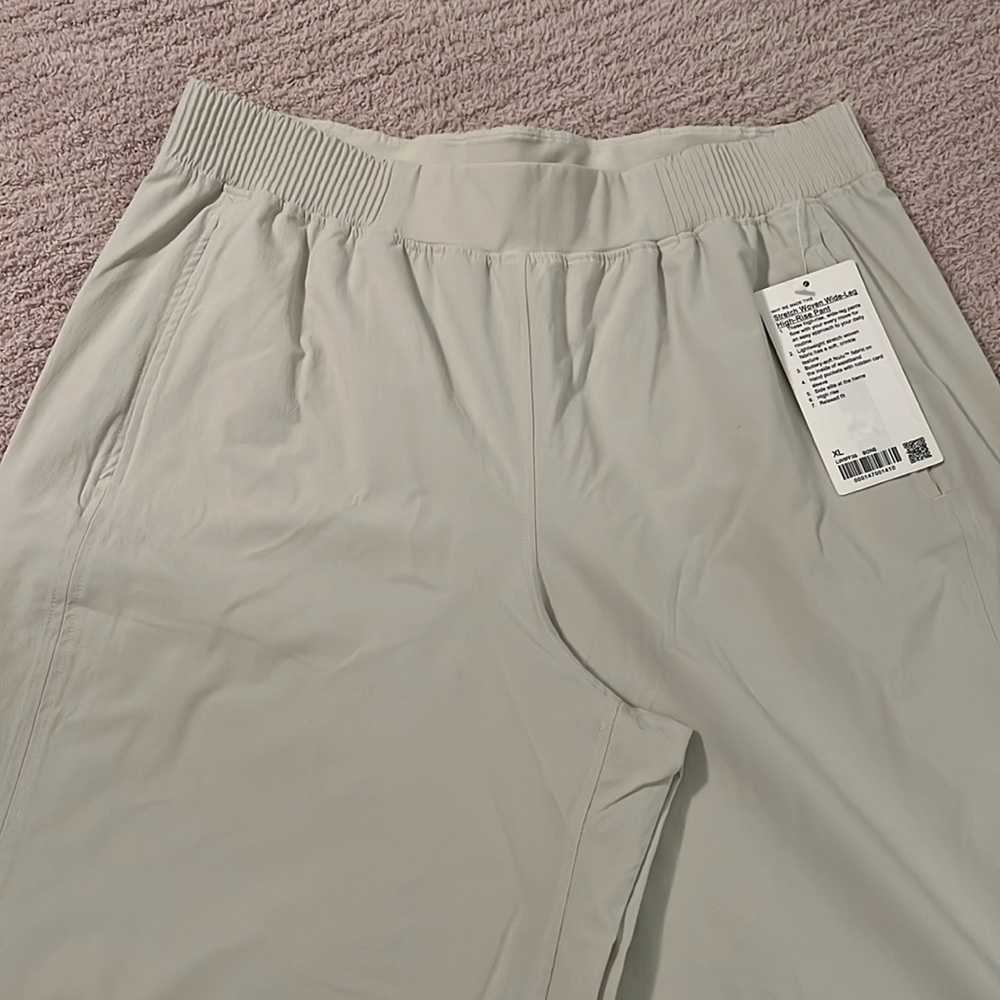 lululemon Stretch Woven Wide-Leg High-Rise Pant